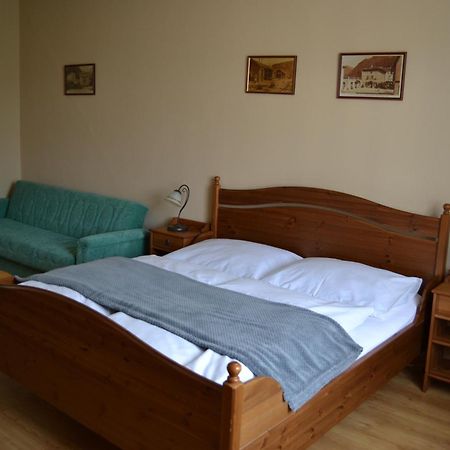 Apartman U Krale - 2 Йичин Экстерьер фото