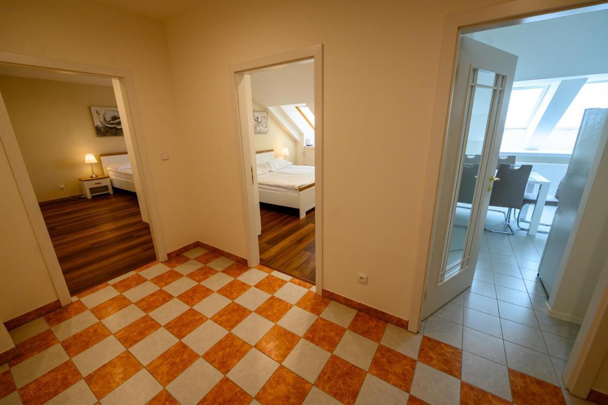 Apartman U Krale - 2 Йичин Экстерьер фото
