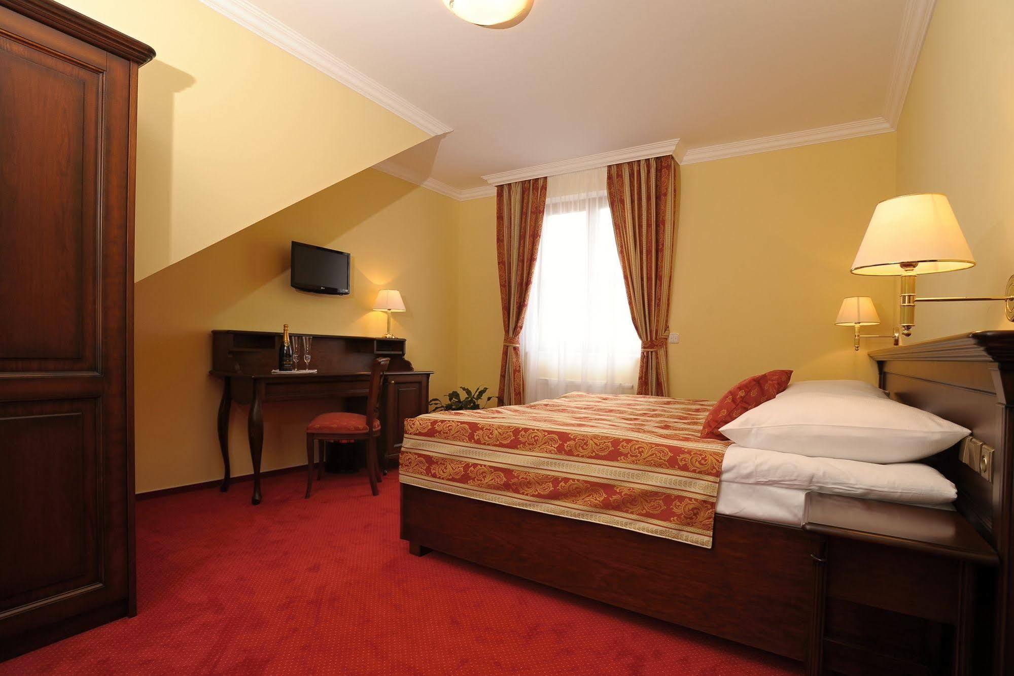 Apartman U Krale - 2 Йичин Экстерьер фото