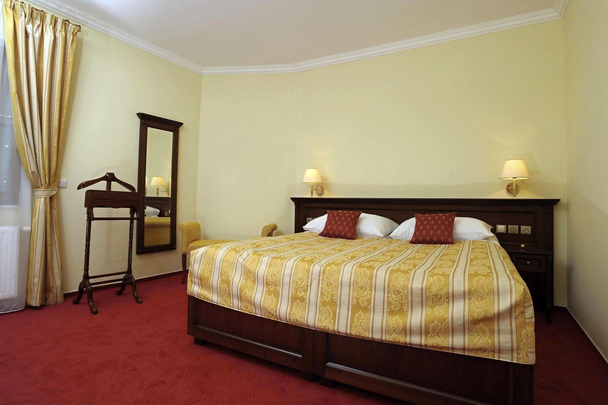 Apartman U Krale - 2 Йичин Экстерьер фото