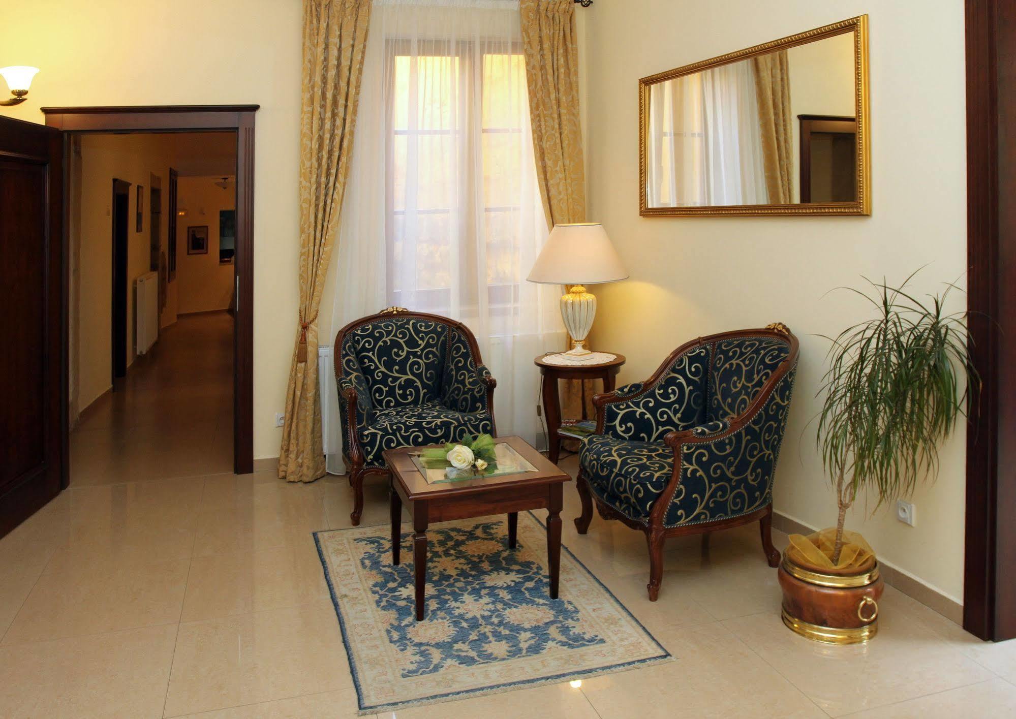Apartman U Krale - 2 Йичин Экстерьер фото