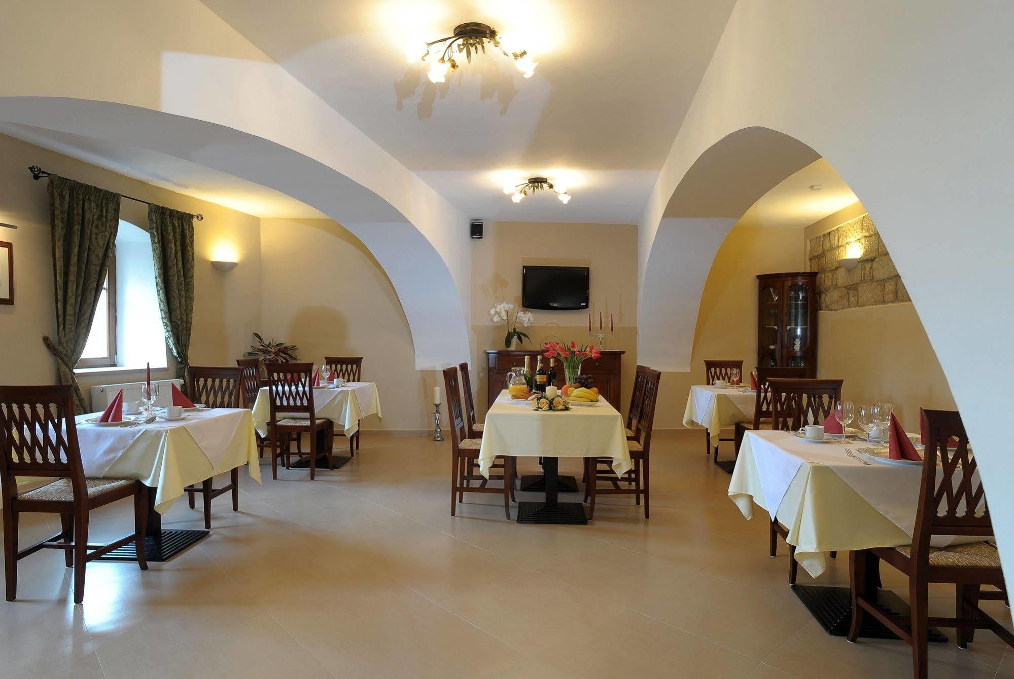 Apartman U Krale - 2 Йичин Экстерьер фото