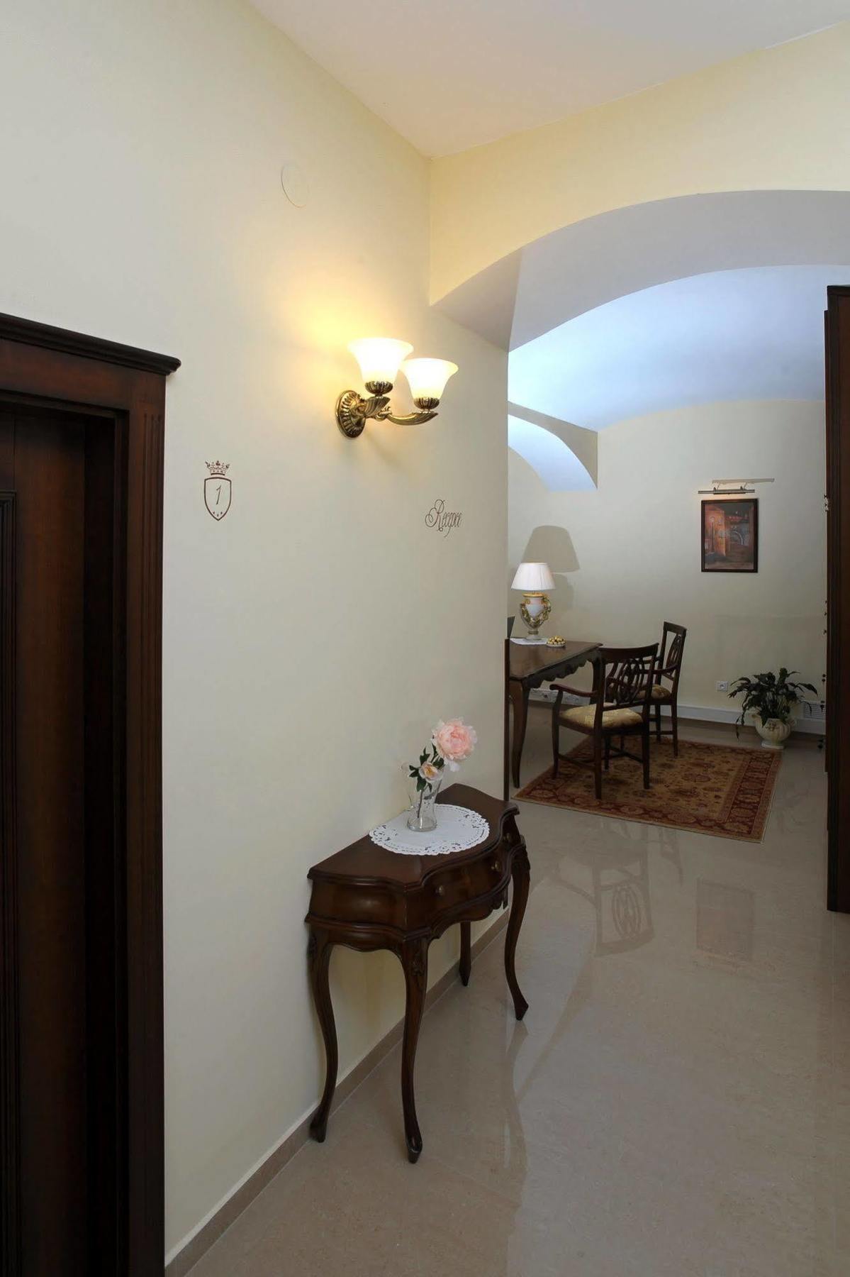 Apartman U Krale - 2 Йичин Экстерьер фото